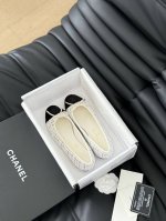 顶级品质 出厂价 Chane*｜小香万年经典拼色蝴蝶结芭蕾鞋 永恒的经典 名媛气质十足 香奶奶事时尚界当仁不让的领头人物 想必看到它的样子已经再熟悉不过了 我对