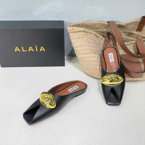 高品质出厂扣子 ！小众潮牌 ALAIA 春夏最新鱼嘴五金扣简易平底拖鞋 足尖上的性感之资 精致的同时还具有时髦利落 摩登气场 鞋面采用进口头层牛皮 内里垫脚进口