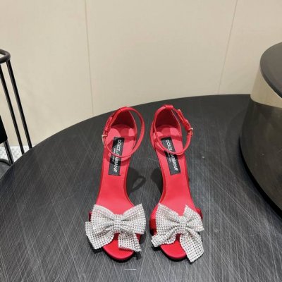 出厂 独家顶级版本 dolce & Gabbana 杜嘉班纳 25Vs春夏爆款凉鞋系列 圆头高跟凉鞋 原版1:1定制 今年最潮最流行复古英伦风 简约大气 款款都