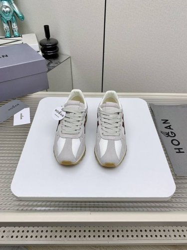 出厂女 男10 高版本 Hogan 霍根 25 86Er系列 运动 休闲 阿甘鞋 早春新品86Er系列H671运动休闲鞋复古时尚厚底鞋，以经典而不失时尚的设计演