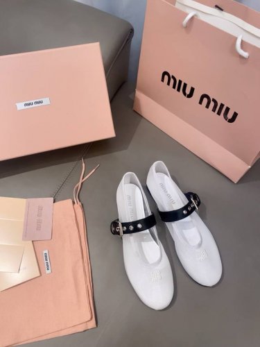 25Miumiu春夏上新啦码数35-40 出厂价P