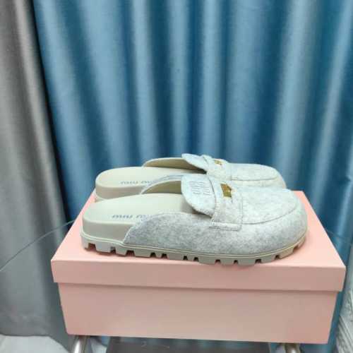 独家首发MIUMIU*缪缪厚底年新款英伦风包头毛拖G024-1014 怎么穿都好看今夏时髦精最爱 看起来不怎么舒服 上脚超级舒服 面料：对版帆布 很多不对请注意