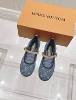 Louis Vuitton 路易威登春夏 村上隆 联名玛丽珍时装平底芭蕾舞鞋 春夏秀场出镜超多名模上脚 简约大方非常百搭 鞋面采用原版牛皮，Lv彩色老花标识点缀
