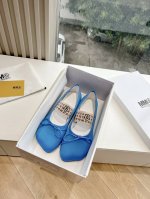 出厂 顶级版本 代购级别2024Maison Margie*马吉拉分趾粗跟平底复古玛丽珍娃娃头芭蕾舞单鞋 太棒了的版本 非常不好做！马吉拉分趾鞋又被推到风口啦