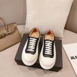 出厂价： Jil Sander 吉尔桑德 2021新款小白鞋头层牛皮厚底饼干鞋新款冬内增高 面料：头层牛皮 内里：垫脚牛皮里 颜色：米白，黑色 大底：饼干像胶大