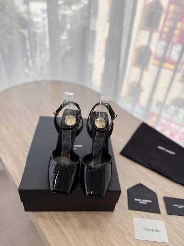 高版本出厂 Saint Lauren* 圣罗兰Ysl 25Ss 春夏全新走秀款方跟凉鞋 唯有Ysl最懂女人心，不接受反驳，超级无敌女人味神器，女人必备 Z品全身