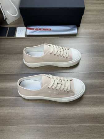Prada 普拉达 -高端品质 原单 -鞋面：品牌帆布匹、车包边工艺、鞋身车缝品牌标 -内里：水染牛皮 -大底：超轻tpr.橡胶; 成型大底 -超高品控 做工精 - 点击图像关闭