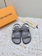 出厂 高版本 Louis Vuitton 路易威登 最新时尚休闲半凉鞋～代购级当季最新潮品 众多博主纷纷种草，入购原版开模定制 镂空组合设计与应用语言学硕士专业