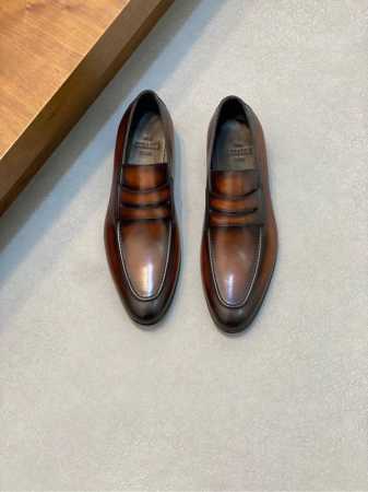 Berluti 布鲁提高端真皮大底正装皮鞋，采用进口牛皮鞋面 柔软有型，手工改色工艺，低调奢华气质，舒适透气版型，小牛皮真皮垫脚 进口真皮大底，彰显不凡态度 全 - 点击图像关闭