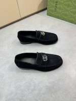 Gucci 古驰 -高端品质 原单正装皮鞋 -鞋面 进口反绒小牛皮 鞋丹手工串缝马克线 品牌金属扣件装饰 -内里 水染牛皮 -大底 超轻真皮 橡胶 组合成型真皮