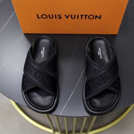 出厂价： LV家 货源稳定四季有货: 情侣款Size：码数：女36-41 男38-44 45、46定制 LV 情侣款 路易威登专柜主打最新款压花拖鞋硬货上新代购 - 点击图像关闭
