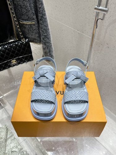 出厂 25Ss春夏新款Louis Vuiteeon Lv Maya Flatform 凉鞋防水台厚底凉鞋 本款 Maya Flatform凉鞋选用光滑牛皮革、丹