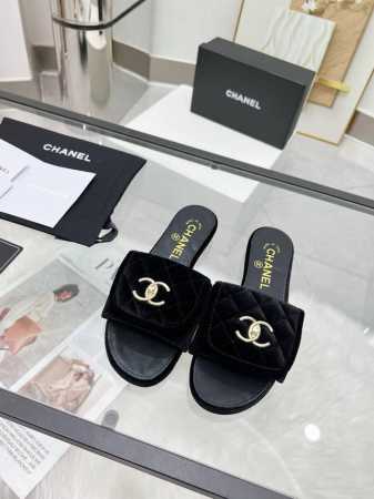 橙子出厂价p Chanel 香奈儿春夏新款 经典书包扣翻盖平底拖鞋 金属扣菱格凉拖 颜色：黑色真丝绒 码数：35-42 - 点击图像关闭