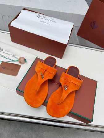 Loro Piana*顶级正品级夹脚拖鞋购买原版1:1复制 于1924年4月24日一手创立现有的Loro Piana公司。家族经营至今已是第六代，为讲求品味及对 - 点击图像关闭