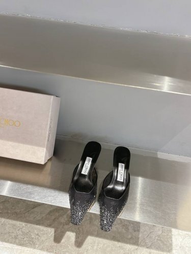 jimmy Cho*周仰杰 25开春新款高跟镶钻拖鞋 原版定制 气质高跟 是每个女人的必备品 材质:进口网纱烫钻工艺 内里绵羊皮 意大利真皮大底 跟高:5.5C