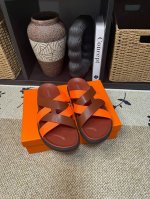 元 长期有货Hermes男士 Kazimir拖鞋-顶级品质 编织饰若和小牛皮机能凉鞋 以 H 标志性图案为灵感的交织鞋面打造休闲造型 可谓夏日良伴 进口牛皮+牛