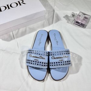 橙子出厂价p dior 迪奥春夏新款 镂空平底拖鞋 休闲凉拖 一字拖 码数 35-42