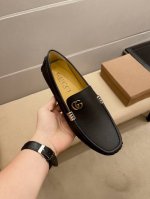 品牌古奇，这几年，古奇总是惊世骇俗...风靡全球 猪皮里 官方新版，鞋面采用意大利头层荔枝纹牛皮 纯手工制作 极尽奢华，高贵大气，男士的最爱，内里头层舒适猪皮原