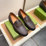 工厂p价 Gucci 古奇 里 爆款豆豆鞋顶端品牌奢侈 顶级 质量 最新時尚豆豆鞋 ..鞋面選用原版头层牛皮制造. 全头层水染皮内里 原版个性时尚柔软橡膠耐磨防