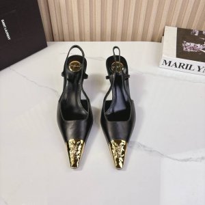Ysl 圣罗兰420 Ss新品 金属头优雅大气高跟凉鞋 全新春夏系列后带方扣高跟凉鞋 ！ 尖头高跟拖鞋淡淡的夏日里怎么少得了一双仙女鞋 各种小裙子搭配起来 完全