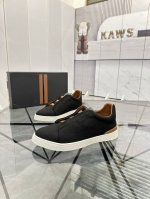 商品商标：杰尼* 杰尼亚* 低帮休闲鞋 一脚蹬 正码码数: 38-45 商品材料：鞋面进口羊毛绒，牛皮内里，牛皮垫脚，原版大底。