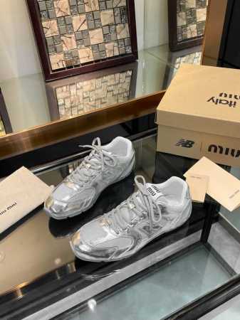 mium*u x new balance联名款运动鞋 原版精准cp！鞋型无限接近，精细工艺制作 年度zui火爆的款式，不需要多说，各种网红明星上脚秀 面料材料牛 - 点击图像关闭