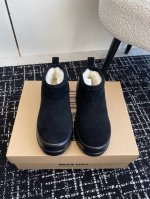 代购级 MOON BOOT LUNA系列 24秋冬季新款 雪地靴 长期主义购物一moonboot雪地靴因为冬天想去追极光，对比了很多雪地靴，超轻发泡大底 moo