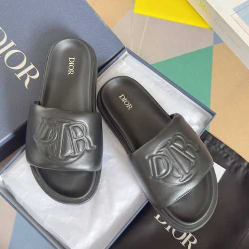 顶级版本： Dior迪奥Aqua系列 厚底 牛仔 刺绣 一字凉拖鞋 沙滩 凉鞋 原版购入开发 做货 这款 Dior Aqua 凉鞋是二零二四秋季男装系列新品，优