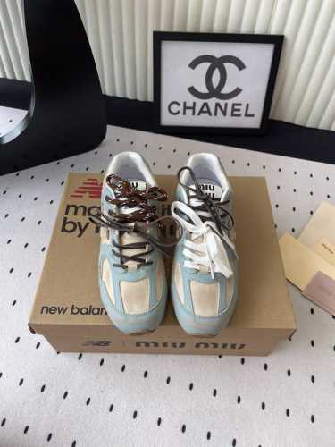 miu Miu New Balance530联名款25Ss春夏情侣款半拖 超级大热门 无论你如何穿搭请都不要放过这一双530系列的运动鞋 非常好搭配 洋气到不行