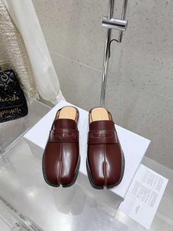 Maisom Margiela Mm6马吉拉经典分趾半拖 这双热度超高的单品 必须人手一双入手了 不能错过的单品 炸裂了 独家原版购入开发 不能错过的一款 鞋面 - 点击图像关闭