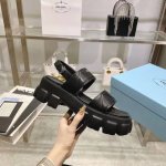 出厂价Pp： 普家 新款， 面皮：牛皮 里皮:进口羊皮里， 原版：五厘米发泡轻鞋底 凹凸鞋底花纹 码数：35--41