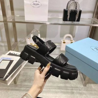 出厂价Pp： 普家 新款， 面皮：牛皮 里皮:进口羊皮里， 原版：五厘米发泡轻鞋底 凹凸鞋底花纹 码数：35--41
