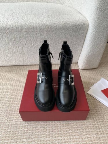 Roger Vivier 24ss 秋冬新款 铜扣牛皮 侧拉链 马丁靴 新款viv run系列方钻切尔西松糕底靴顶级上新 这款火爆时尚圈的RV钻扣靴 微博 小红