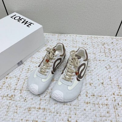出厂 高版本 Loewe 罗意威 25Ss早春新品阿甘鞋 芭蕾舞 休闲 运动鞋 德训鞋 丑萌得有点可爱 一眼被种草了 这几个颜色特别好看 让人动心的感觉 巨多客