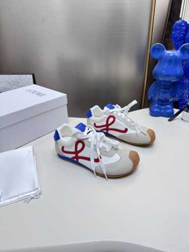 出厂： 铝合金鞋扣+10 Loewe罗意威二代Ballet Runner升级2.0给足界一些震撼，2025早春Ballet Runner 2.0芭蕾运动鞋阿甘鞋