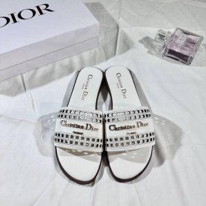 橙子出厂价p dior 迪奥春夏新款 镂空平底拖鞋 休闲凉拖 一字拖 码数 35-42
