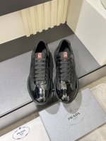 工厂P价 元-情侣款P家新款休闲运动鞋，高端品质 Tw定制双层透气网布拼接头层牛皮材质， 鞋垫是小牛皮 冲孔设计 透气舒适 原厂真空Pu吸塑大底 轻质柔软 脚感