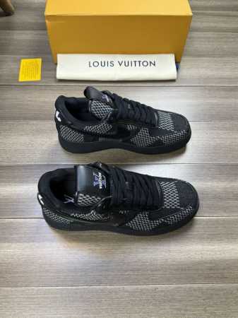 Louis Vuitton 路易威登 -高端品质 原单 -鞋面：进口品牌图腾布匹、车滚边工艺、鞋身;车缝品牌图腾 -内里：帆布内里 -大底：超轻tpr 橡胶；成 - 点击图像关闭