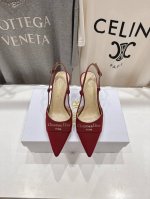高版本出厂 Dior*迪奥D家2025Ss春夏新款尖头高跟鞋凉鞋时装鞋 顶级版本 超美的脚踝扣上脚超仙儿尖头设计巨拉长腿型 设计简约又不失甜美 鞋面 进口漆皮