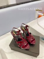 圣罗兰 高品质制造，最新异性跟超显眼 超美春夏款女士时尚款，性感 优雅 的气息更显出外在性感。 材料：鞋面进口漆皮～内里贴合垫脚山羊皮 大底：意大利真皮大底。