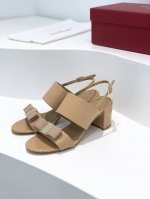 工厂p价 Sf Salvatore Ferraga*O 菲拉*慕春夏款蝴蝶结一字带双带中粗跟凉鞋 这个夏天最抢眼的凉鞋，一字带加上经典缎带蝴蝶结，优雅显气质踝带