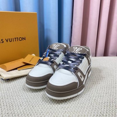 LV-Trainer路易-威登 PK市场一切版本 情侣款 走秀新款 篮球板鞋 代购品质 原版1：1开发复刻！！上脚非常舒适 做工精细 鞋面由意大利进口小牛皮拼接