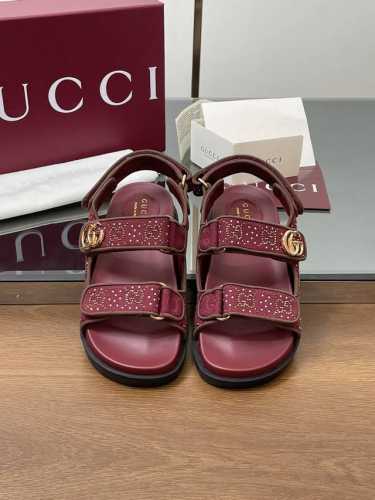 GUCCi高端精品 福利 2025古驰早春系列GG水晶烫钻魔术贴双G G扣沙滩拖鞋凉鞋顶级代购品质！原版1:1复刻，毎个细节皆经过精心打磨细腻制作.可与ZG对比
