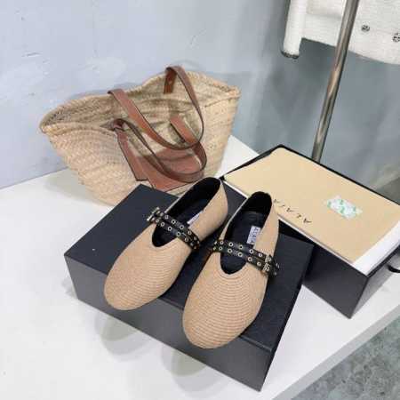小众潮牌alaia 阿莱娅24Ss秋冬新款简易复古草编鞋面平底单鞋乐福鞋！ 简约的冷淡风 复古又百搭！穿在脚上 质感十足 整个造型都会显得很高级！时髦小姐姐必备 - 点击图像关闭