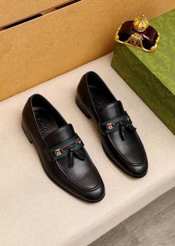 商品商标：Gucci 古驰 休闲皮鞋 正码码数: 38-44 45订制 商品材料：精选 进口头层小牛皮鞋面，进口水染牛皮内里。强烈立体视觉效果，原版大底 颜 色