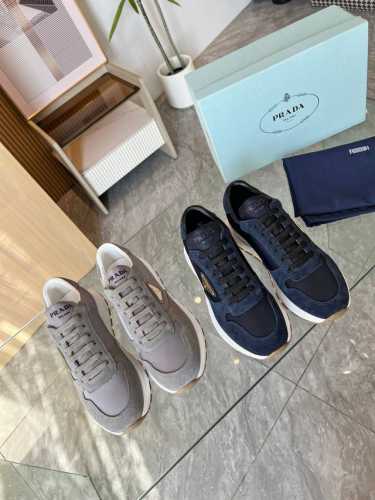 工厂价 女装女鞋 运动原单普拉达 PRADA.. 情侣款 2025爆炸款出货了。，原版1比1开发，面料：防水泥龙布内里：羊皮，掂脚：羊皮，35--46码，34与