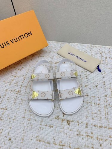 出厂 高版本 Louis Vuitton 路易威登 最新时尚休闲半凉鞋～代购级当季最新潮品 众多博主纷纷种草，入购原版开模定制 镂空组合设计与应用语言学硕士专业