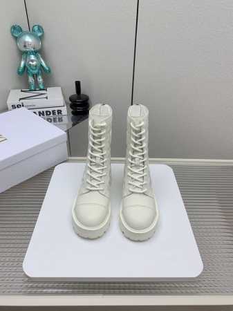 皮里 毛里 24ssDior迪奥秋冬走秀款工装中筒靴 超多明星网红种草 意大利进口原版五金扣经过多重工序 用无可比拟的精湛工艺制作完成原版开模 跟高3.5CM - 点击图像关闭
