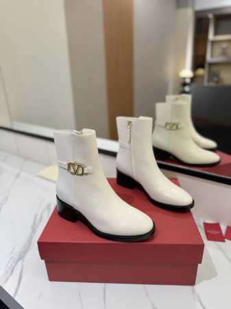 VALENTINO华伦天奴 外腰设计小V扣高级辣妹kelly Jumping骑士靴顶级牛品匠心好货经典再现拒绝不了的款式谁穿都好看 优雅风格，创造不一样的感觉 - 点击图像关闭
