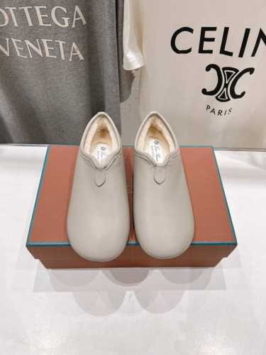 顶级出厂 毛里 Loro Piana* 诺悠雅LP 新款勃肯平底鞋休闲鞋，脚感超级舒适 一天可以暴走两万步的鞋子 超级百搭款！ 超级轻便的平底鞋～兼具时尚与舒适